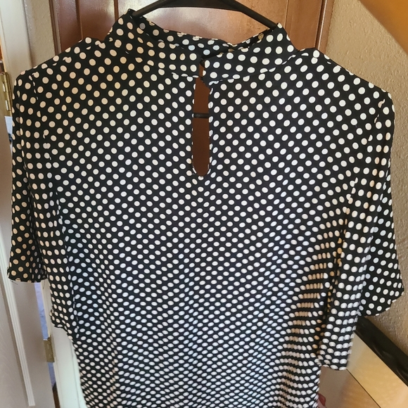 Zara navy polka dot wrap neck billow sleeve top NWOT - Picture 4 of 5